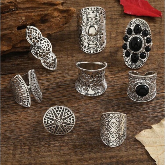 Jewelry - Eight Piece Vintage Ring Set